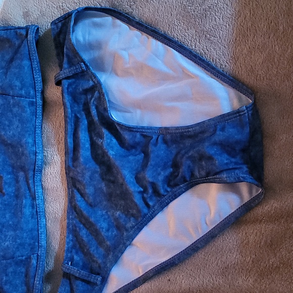 Unomatch Swimsuit - Picture 3 of 10